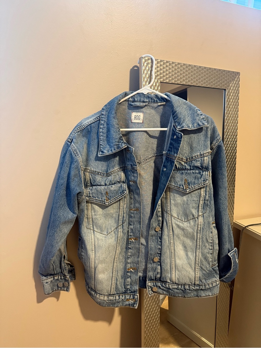 BDG Two-Tone Light Blue Denim Trucker Jacket